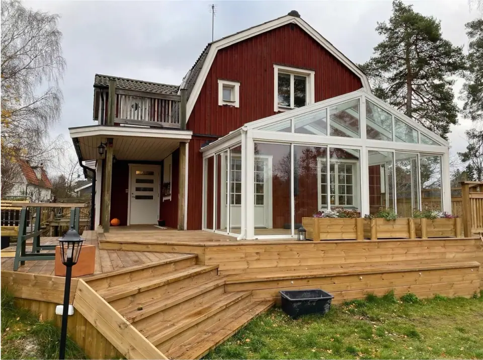 3D-rendering av uterum med trädgård
