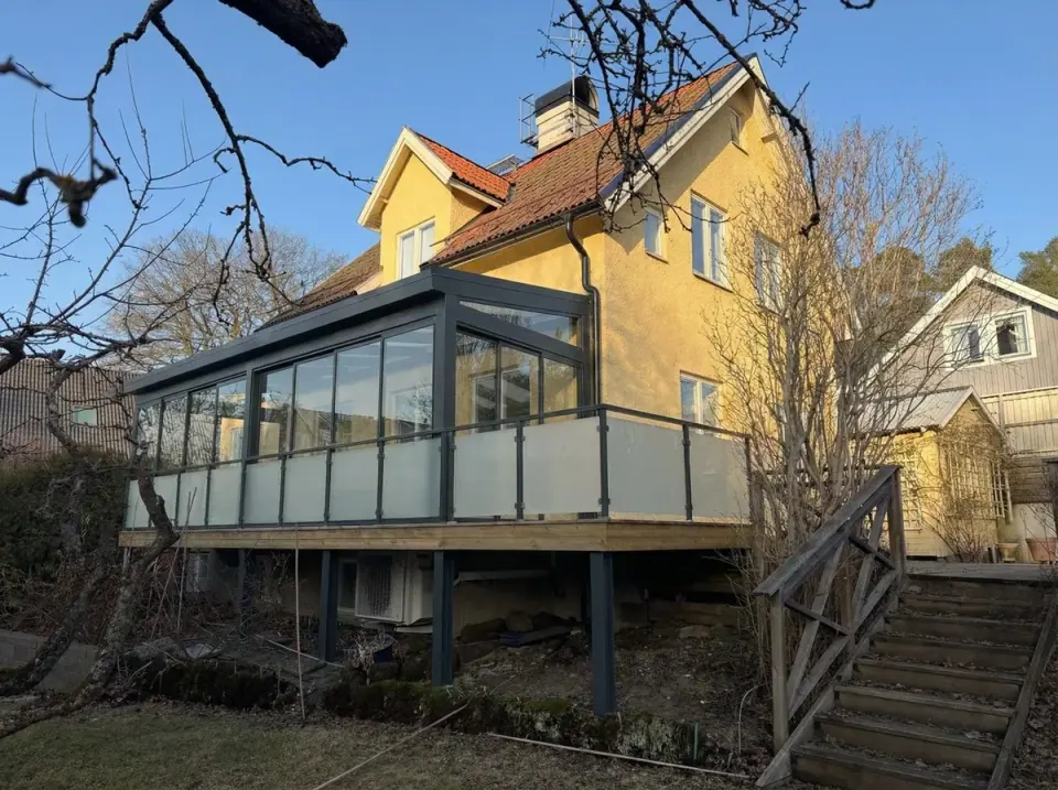 Uterum sett bakifrån med trappa